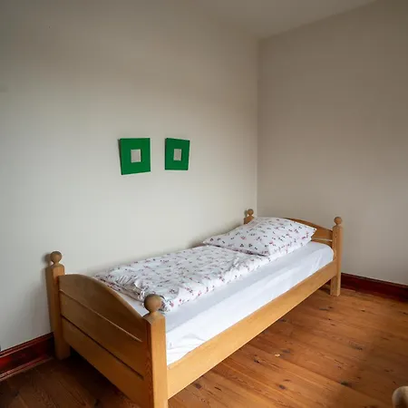 Swiniarsko Z Basenem Vila Podrzecze