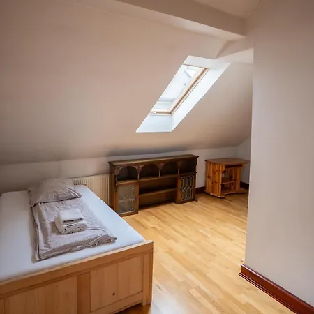 Swiniarsko Z Basenem *