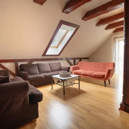 Swiniarsko Z Basenem Vila Podrzecze