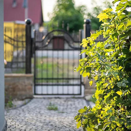 Villa Swiniarsko Z Basenem