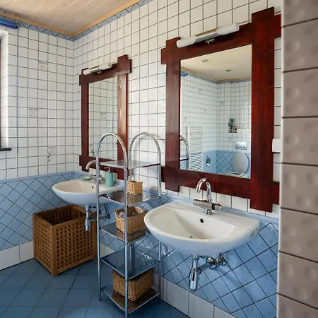 Vila Swiniarsko Z Basenem Podrzecze